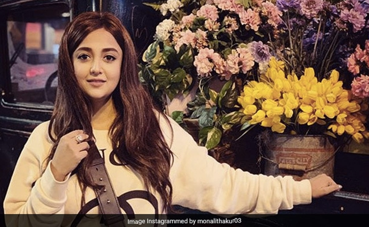 Birthday Special : सिंगर के अलावा अच्छी डांसर और एक्ट्रेस भी हैं "Monali Thakur"