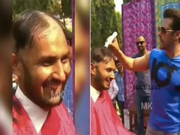 सलमान खान से बाल कटवाना फैन का पड़ा महंगा, हेयरकट देख हक्के बक्के रह गए लोग सलमान खान से बाल कटवाना फैन का पड़ा महंगा, हेयरकट देख हक्के बक्के रह गए लोग