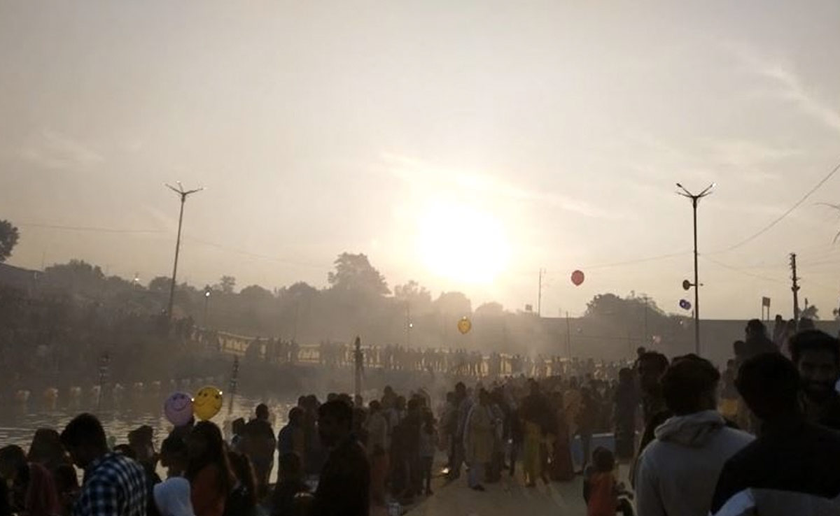 Chhath Puja 2023: उगते सूरज को अर्घ्य देने के साथ ही संपन्न हुआ छठ महापर्व