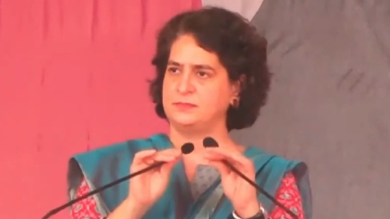 Rajasthan Elections 2023: डूंगरपुर में जनसभा के दौरान प्रियंका गांधी ने सुनाया गायत्री मंत्र