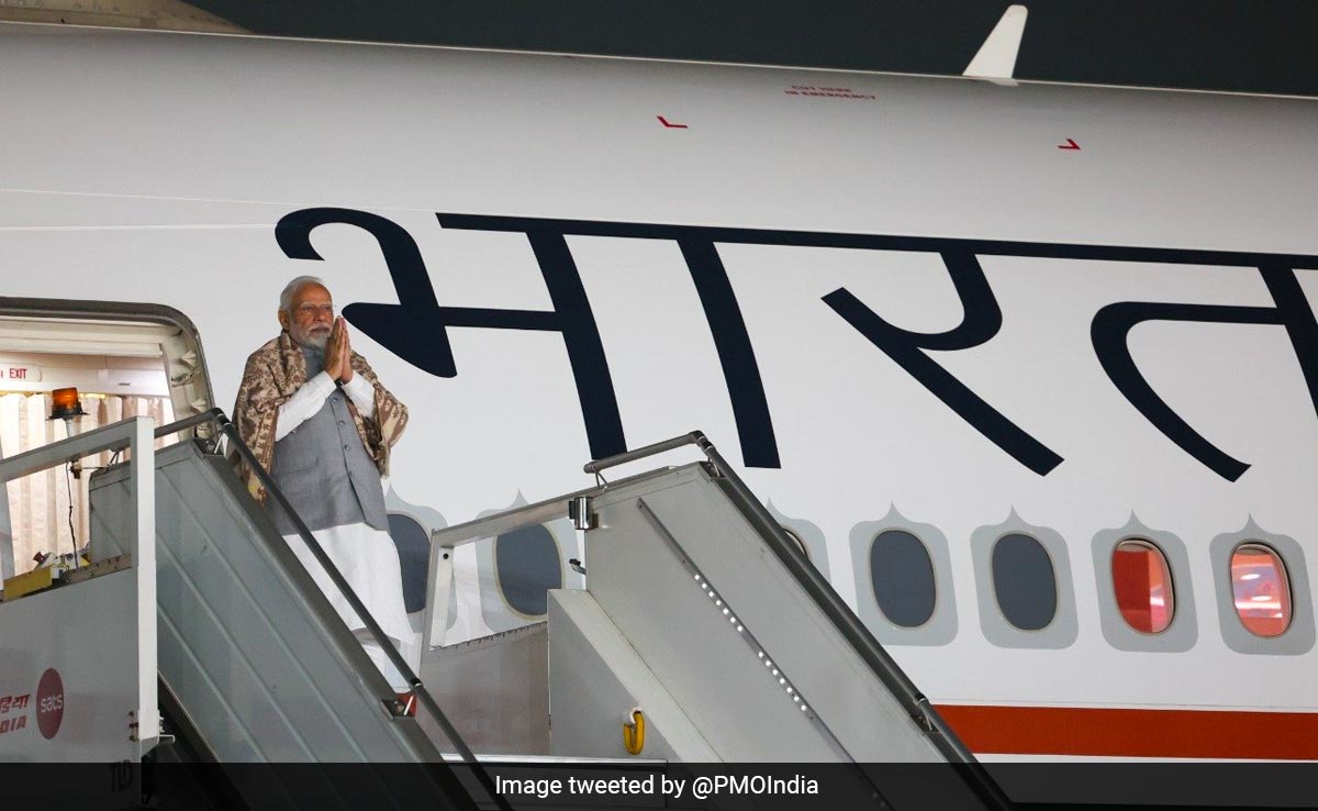 विश्व जलवायु कार्रवाई शिखर सम्मेलन में हिस्सा लेने को दुबई रवाना हुए PM मोदी