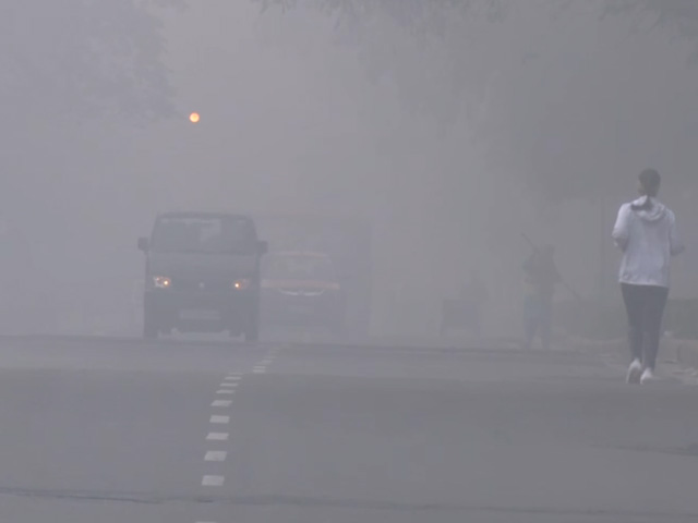 Delhi AQI Today: Capital Engulfed In Thin Layer Of Haze, Air Quality "Severe"