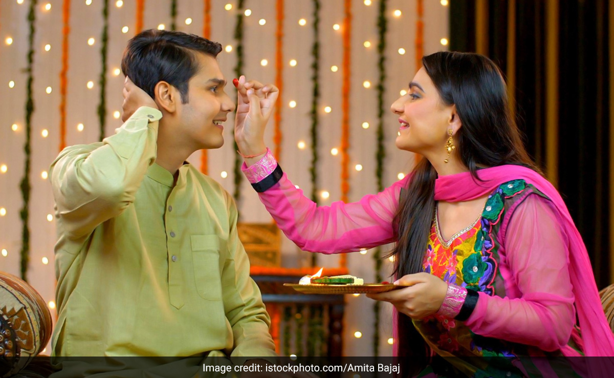 Bhai Dooj Shubh Muhurat 2023: यहां जानें भाई दूज मनाने का शुभ मुहूर्त और तिलक से जुड़ी पूरी जानकारी