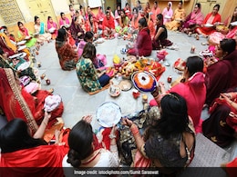 करवा चौथ की संपूर्ण विधि और शुभ मुहूर्त है यह, नोट कर लें सामग्री, फिर सफल होगी पूजा-अर्चना करवा चौथ की संपूर्ण विधि और शुभ मुहूर्त है यह, नोट कर लें सामग्री, फिर सफल होगी पूजा-अर्चना