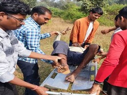 Surajpur: ट्रांसफॉर्मर पर चढ़कर युवक ने की आत्महत्या की कोशिश, करंट लगने से बुरी तरह झुलसा