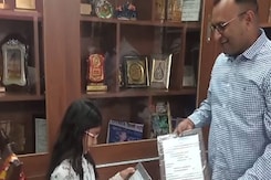 Constitution Day 2023: संविधान के नाम पर बेटियों के नाम रखने वाले इस शख्स से मिलिए Constitution Day 2023: संविधान के नाम पर बेटियों के नाम रखने वाले इस शख्स से मिलिए
