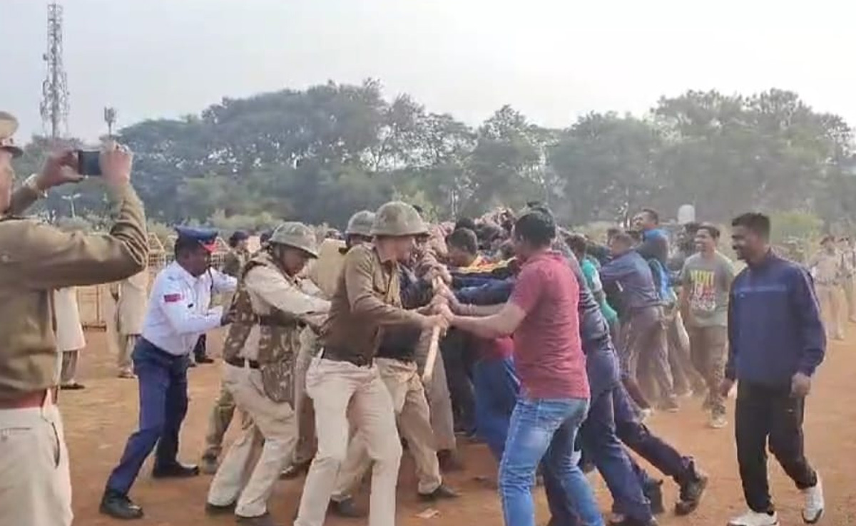 CG News : कानून व्यवस्था बनाए रखने के लिए हुई मॉक ड्रिल, पुलिस के 160 जवानों ने लिया हिस्सा