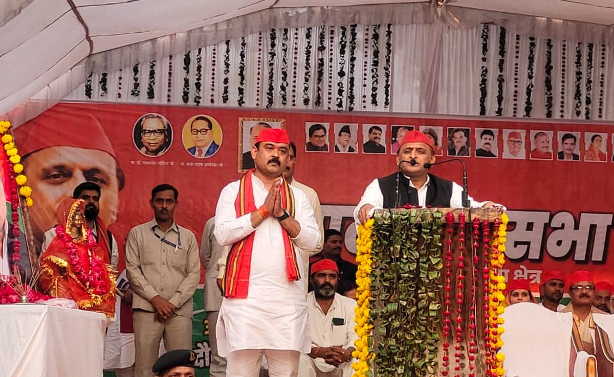 'इंडिया' गठबंधन में दरार और बढ़ी ! छतरपुर में अखिलेश यादव बोले- भाजपा झूठी, कांग्रेस गद्दार