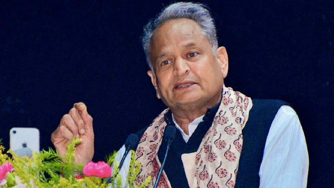 ईडी के एक्शन पर सीएम गहलोत का बड़ा हमला, कहा- 'देश में टिड्डी दल की तरह ईडी दल का आतंक'