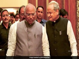 Rajasthan Election 2023: मल्लिकार्जुन खरगे बोले, 'वो पानी की तरह है, जैसा रंग डालो वैसा हो जाते है' Rajasthan Election 2023: मल्लिकार्जुन खरगे बोले, 'वो पानी की तरह है, जैसा रंग डालो वैसा हो जाते है'