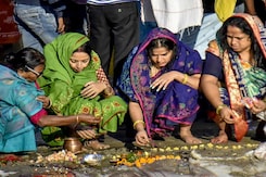 छठ पूजा 2023: घाट पर व्रतियों का हुजूम, सरकार ने की है विशेष व्यवस्था | Ground Report छठ पूजा 2023: घाट पर व्रतियों का हुजूम, सरकार ने की है विशेष व्यवस्था | Ground Report