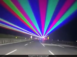 Video Of Laser Lights Being Used To Help Sleepy Drivers In China Goes Viral, Internet Reacts Video Of Laser Lights Being Used To Help Sleepy Drivers In China Goes Viral, Internet Reacts