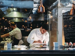 How Chefs Can Manage Food Costs and Inventory During The Holiday Rush