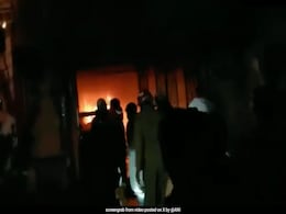 Water Shortage, Overhead Wires: Firefighters Struggle To Douse Delhi Fire Water Shortage, Overhead Wires: Firefighters Struggle To Douse Delhi Fire