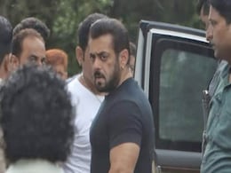 Bollywood News : लॉरेंस बिश्नोई की धमकी के बाद मुंबई पुलिस ने बढ़ाई सलमान खान की सुरक्षा Bollywood News : लॉरेंस बिश्नोई की धमकी के बाद मुंबई पुलिस ने बढ़ाई सलमान खान की सुरक्षा