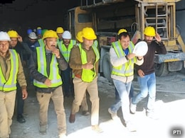 उत्तरकाशी टनल हादसा: रेस्क्यू टीम ने वॉकी-टॉकी से जाना 40 मजूदरों का हाल, पाइप से खाने-पानी की सप्लाई उत्तरकाशी टनल हादसा: रेस्क्यू टीम ने वॉकी-टॉकी से जाना 40 मजूदरों का हाल, पाइप से खाने-पानी की सप्लाई