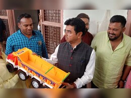 बुरहानपुर में गरमाई सियासत! BJP के दर्जनों कार्यकर्ताओं ने जिलाध्यक्ष को सौंपा इस्तीफा, जानिए वजह