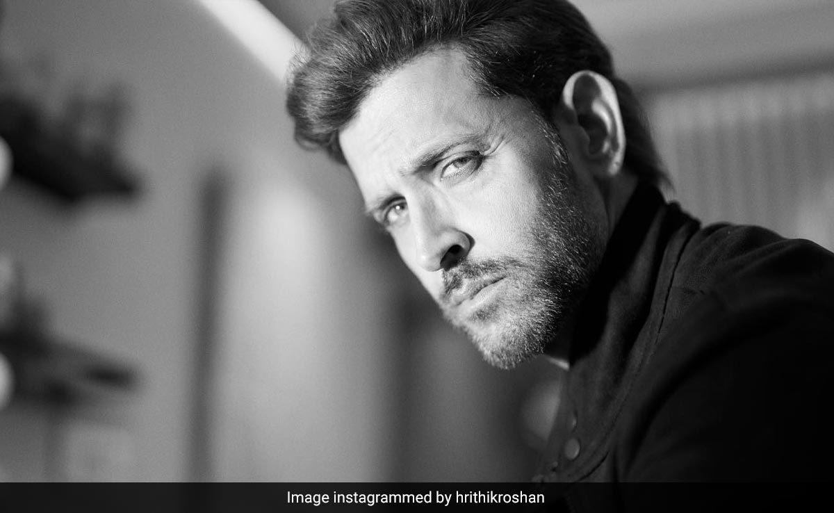 This Monochrome Pic Of Hrithik Roshan Makes Our Hearts Skip A Beat