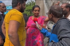 "Not Enough Help": Pregnant Woman After Escaping Flooded Chennai Locality "Not Enough Help": Pregnant Woman After Escaping Flooded Chennai Locality