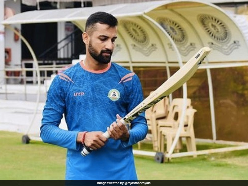 IPL Auction: Meet Shubham Dubey, Paan Stall Owners Son, Picked By Rajasthan Royals For Rs 5.8 Crore - IPL Auction 2024: पिता लगाते हैं पान का ठेला, बेटे शुभम को IPL ऑक्शन