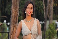 तृप्ति डिमरी का ये ग्लैमरस लुक देख दीवाने हुए फैंस, हर कोई कर रहा तारीफ तृप्ति डिमरी का ये ग्लैमरस लुक देख दीवाने हुए फैंस, हर कोई कर रहा तारीफ