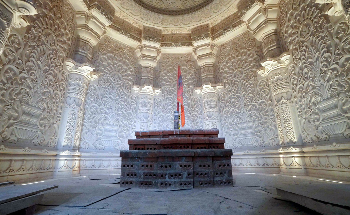 Ayodhya Ram Mandir: रामलला की नई मूर्ति पर आज होगी वोटिंग! चंपत राय ने बताया कैसे होगा सर्वश्रेष्ठ डिजाइन का चयन