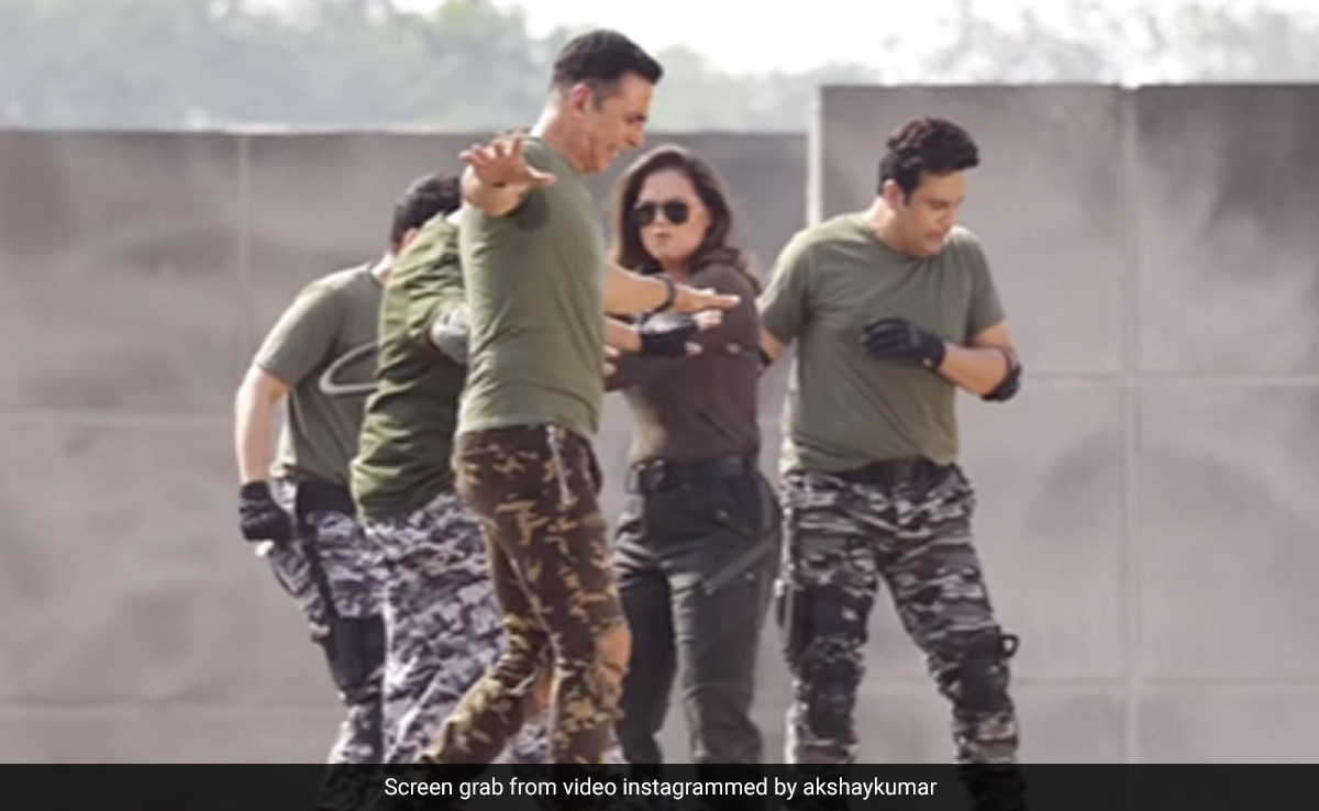 Presenting Akshay Kumar's World Of "Absolute Madness" - <i>Welcome 3</i> Shoot Begins