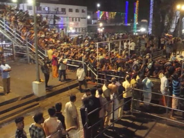 Political Exchange Over Lack Of Arrangements At Sabarimala