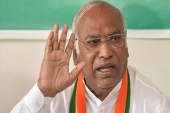 Congress के पूर्व विधायकों का गुट जाएगा Delhi, Congress President Kharge के साथ होगी खास चर्चा. Congress के पूर्व विधायकों का गुट जाएगा Delhi, Congress President Kharge के साथ होगी खास चर्चा.