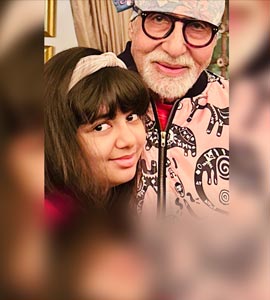 'She Is A Complete Natural On Stage': Big B On Aaradhya's Performance
