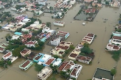 20,000 Still Stranded In Tamil Nadu Floods, Army Joins Rescue Ops 20,000 Still Stranded In Tamil Nadu Floods, Army Joins Rescue Ops