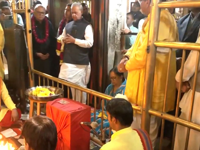 BJP Leader Vasundhara Raje Visits Mehandipur Balaji Temple Ahead Of Poll Results