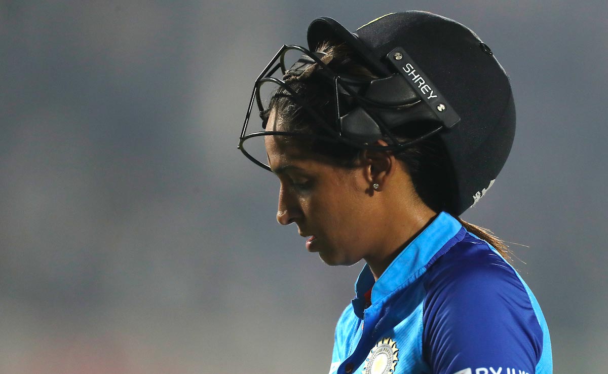 Cricket News : नेट साइवर और डेनियल वायट की मदद से इंग्लैंड ने भारत को हराया