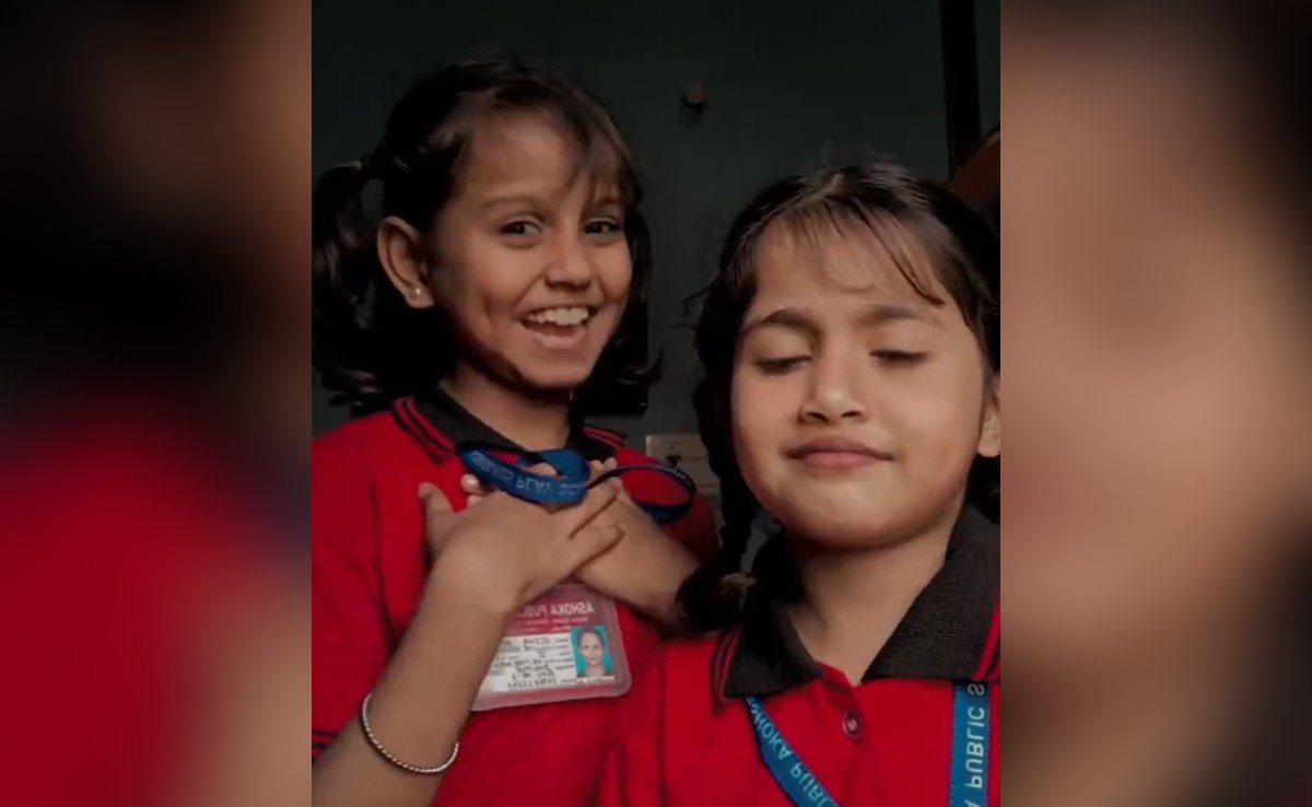 भोजपुरी गाने पर बच्चियों का डांस देख लोगों ने कहा- पढ़ाई कर लो, इनमें कोई स्कोप नहीं है!