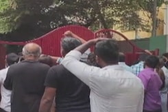 बेंगलुरु के 44 स्कूलों को बम से उड़ाने की धमकी, पेरेंट्स में दहशत बेंगलुरु के 44 स्कूलों को बम से उड़ाने की धमकी, पेरेंट्स में दहशत