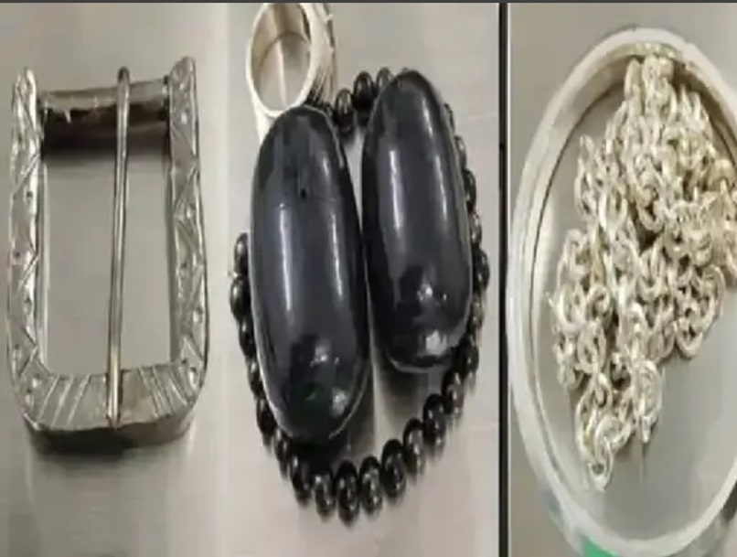 Indore News : काले मोती-बेल्ट पर सिल्वर स्प्रे, नए जुगाड़ वाले तीन गोल्ड तस्कर एयरपोर्ट पर अरेस्ट