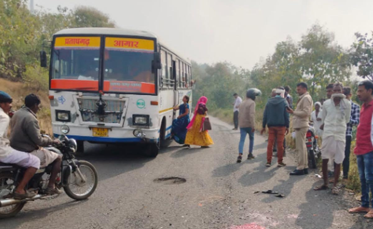 बाइक सवार युवक को बस ने मारी टक्कर, मौके पर ही मौत, पुलिस ने जब्त की बस