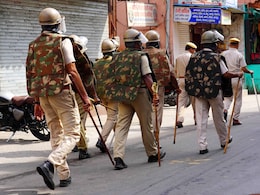 नंबर डायल करें और पुलिस को दें अपनी हर शिकायत की सूचना, तुरंत होगी कार्रवाई... ये रहा हेल्पलाइन नंबर नंबर डायल करें और पुलिस को दें अपनी हर शिकायत की सूचना, तुरंत होगी कार्रवाई... ये रहा हेल्पलाइन नंबर