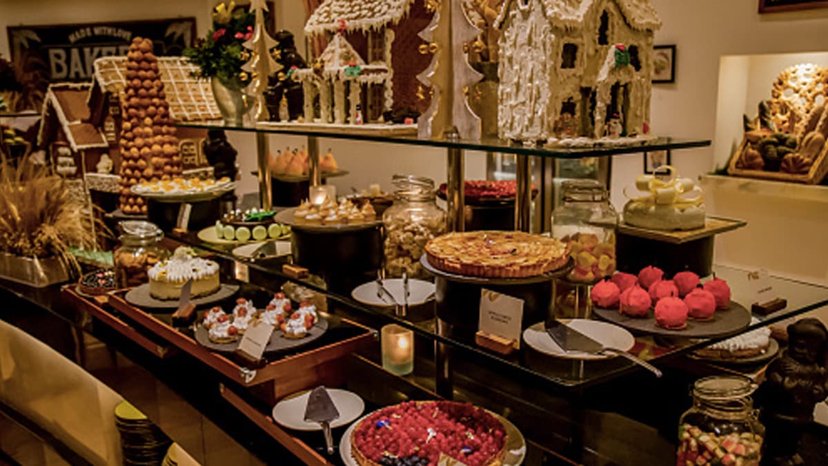 Christmas 2023: 12 Best Restaurant Offers In Bangalore To Make Your Celebrations Top Notch 2akg6j1 christmas spread