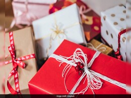 Man Uses AI To Recreate Late Father's Voice For Unique Christmas Present For Mother Man Uses AI To Recreate Late Father's Voice For Unique Christmas Present For Mother