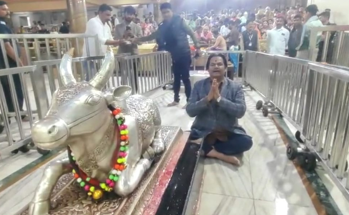 Ujjain Mahakal : अभिनेता अखिलेंद्र मिश्रा ने बाबा महाकाल के किए दर्शन, लिया भगवान का आशीर्वाद