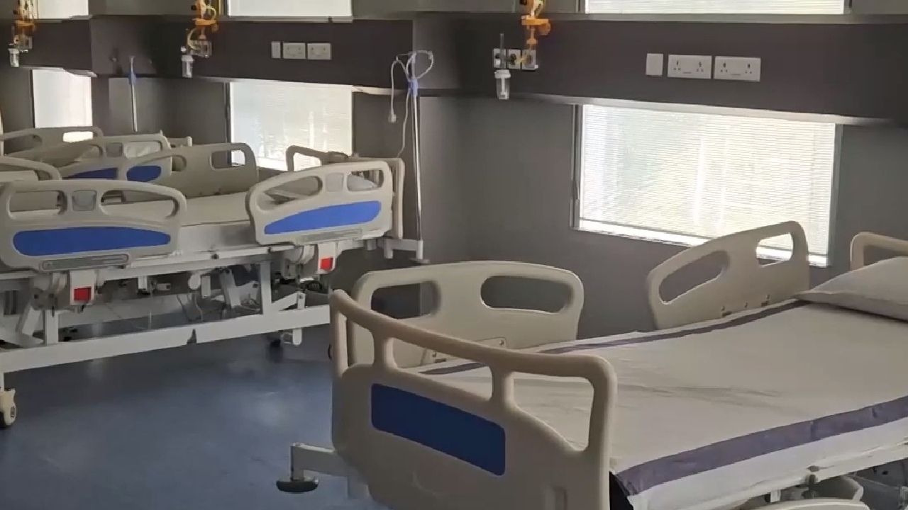Madhya Pradesh: मंडला में 2 करोड़ की लागत से बनकर ICU तैयार, लेकिन एक AC की वजह से अलटा इलाज