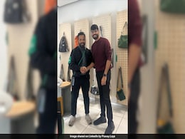 सेल्समैन की स्मार्टनेस ने ऐसे किया इंप्रेस, शख्स ने 15 मिनट में खरीद डाले 20 हजार के बैग्स, पता चला सच तो रह गया हैरान सेल्समैन की स्मार्टनेस ने ऐसे किया इंप्रेस, शख्स ने 15 मिनट में खरीद डाले 20 हजार के बैग्स, पता चला सच तो रह गया हैरान