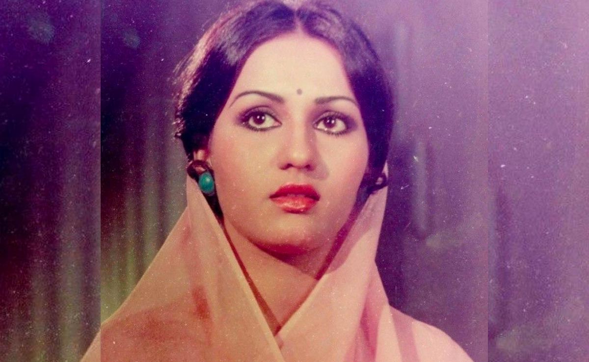 रीना रॉय की खूबसूरत बेटी सनम के आगे फीकी हैं आलिया और कियारा, PHOTO देख लोग बोले- सोनाक्षी सिन्हा भी फेल हैं