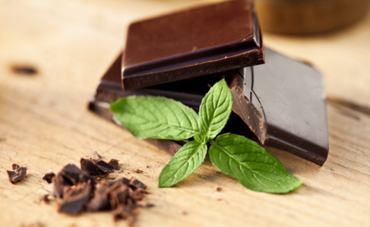 Chocolate Benefits: चॉकलेट खाने के ये 7 फायदे आपको भी नहीं होंगे मालूम, यहां छिपा है राज
