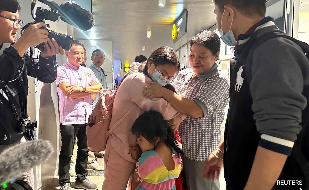 "Let's Go Back Home": Thai Hostage Couple's Emotional Reunion With Family - Vimarsana News