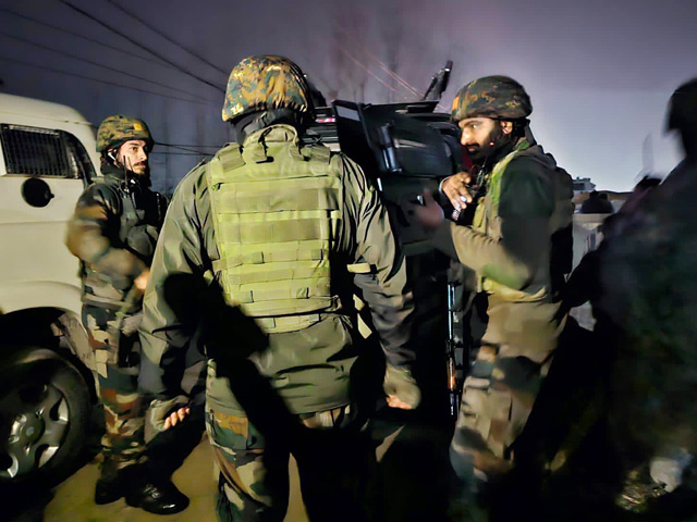 Policeman Attacked By Terrorist In Srinagar