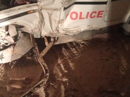 राजस्थान में बेखौफ हैं बजरी माफिया, पुलिस वैन पर चढ़ा दिया डंपर, पूरी तरह क्षतिग्रस्त हुई गाड़ी