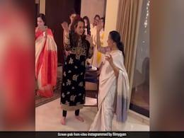 'कोई शहरी बाबू' पर मुमताज और आशा भोसले ने किया शानदार डांस, अंदाज देख लोग बोले- ये हुई ना बात 'कोई शहरी बाबू' पर मुमताज और आशा भोसले ने किया शानदार डांस, अंदाज देख लोग बोले- ये हुई ना बात