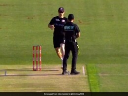 "Dim Take": Fans Slam Brad Hogg After 'Umpires At Fault' Comment On Tom Curran BBL Incident